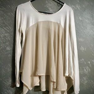 BKE Boutique Long Sleeve Women's high low swing Blouse